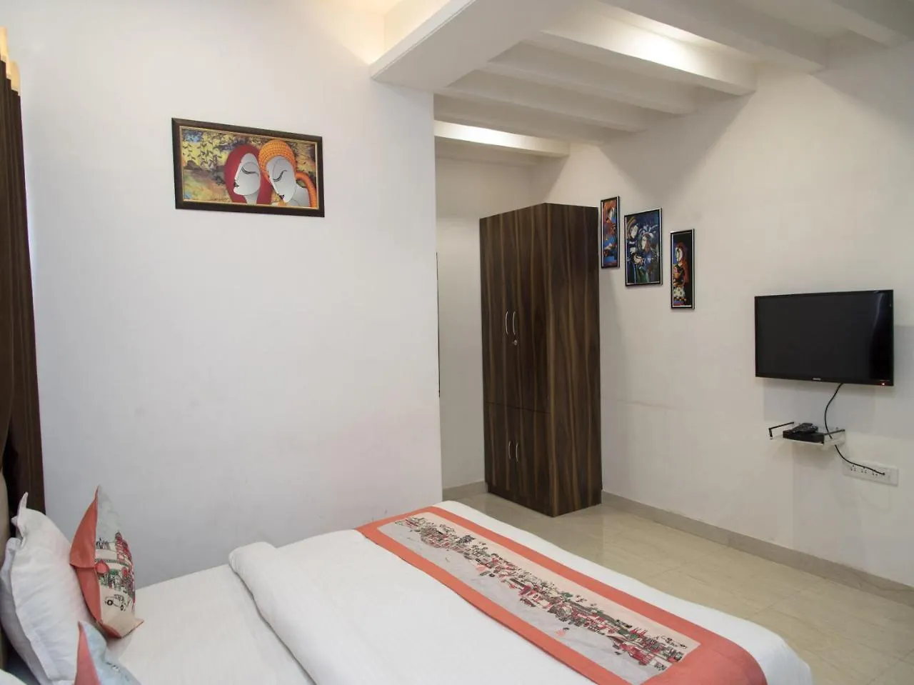 Oyo Hotel Paheli Palace 우다이푸르 3*,