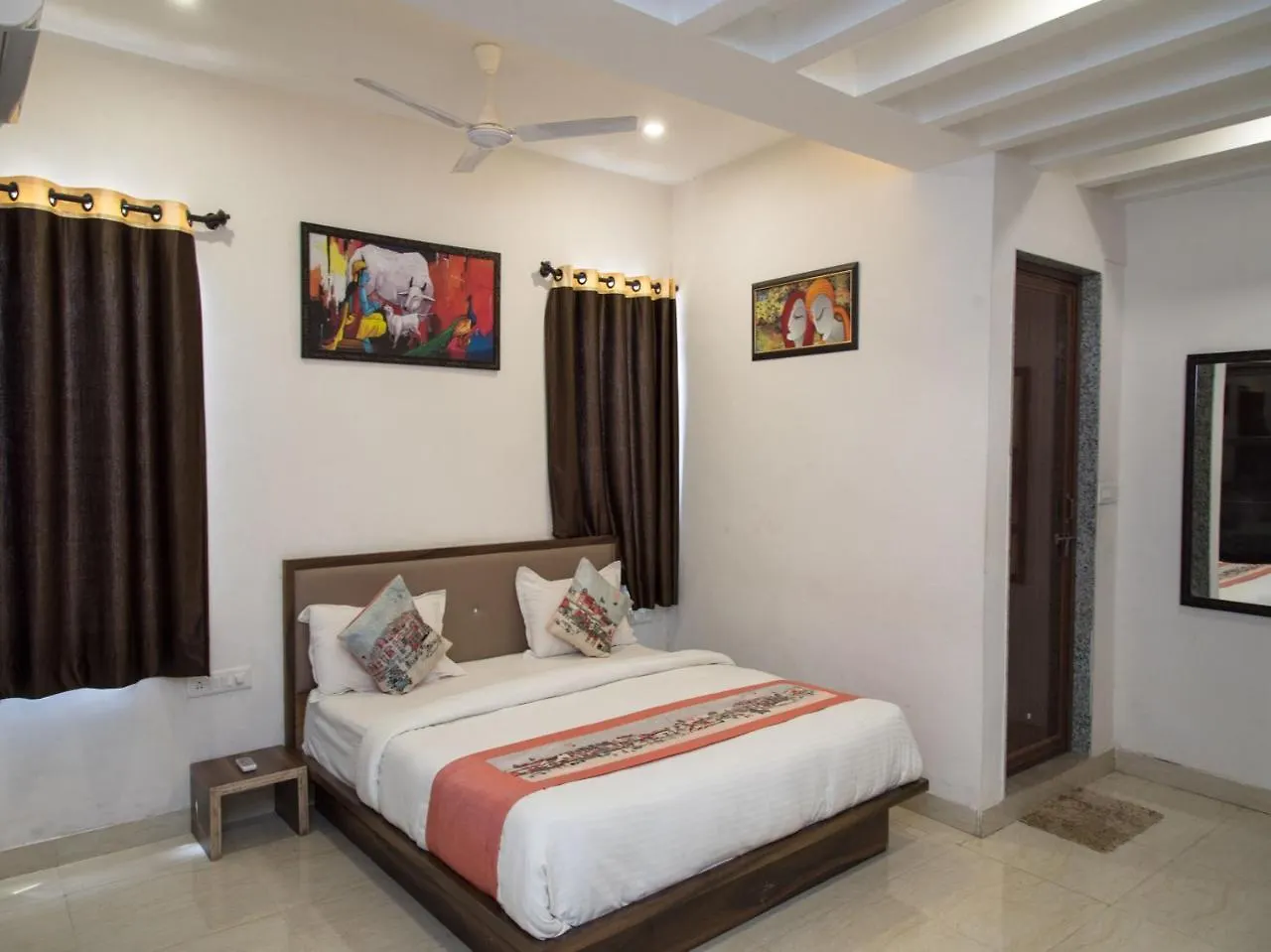 Oyo Hotel Paheli Palace의 연락처