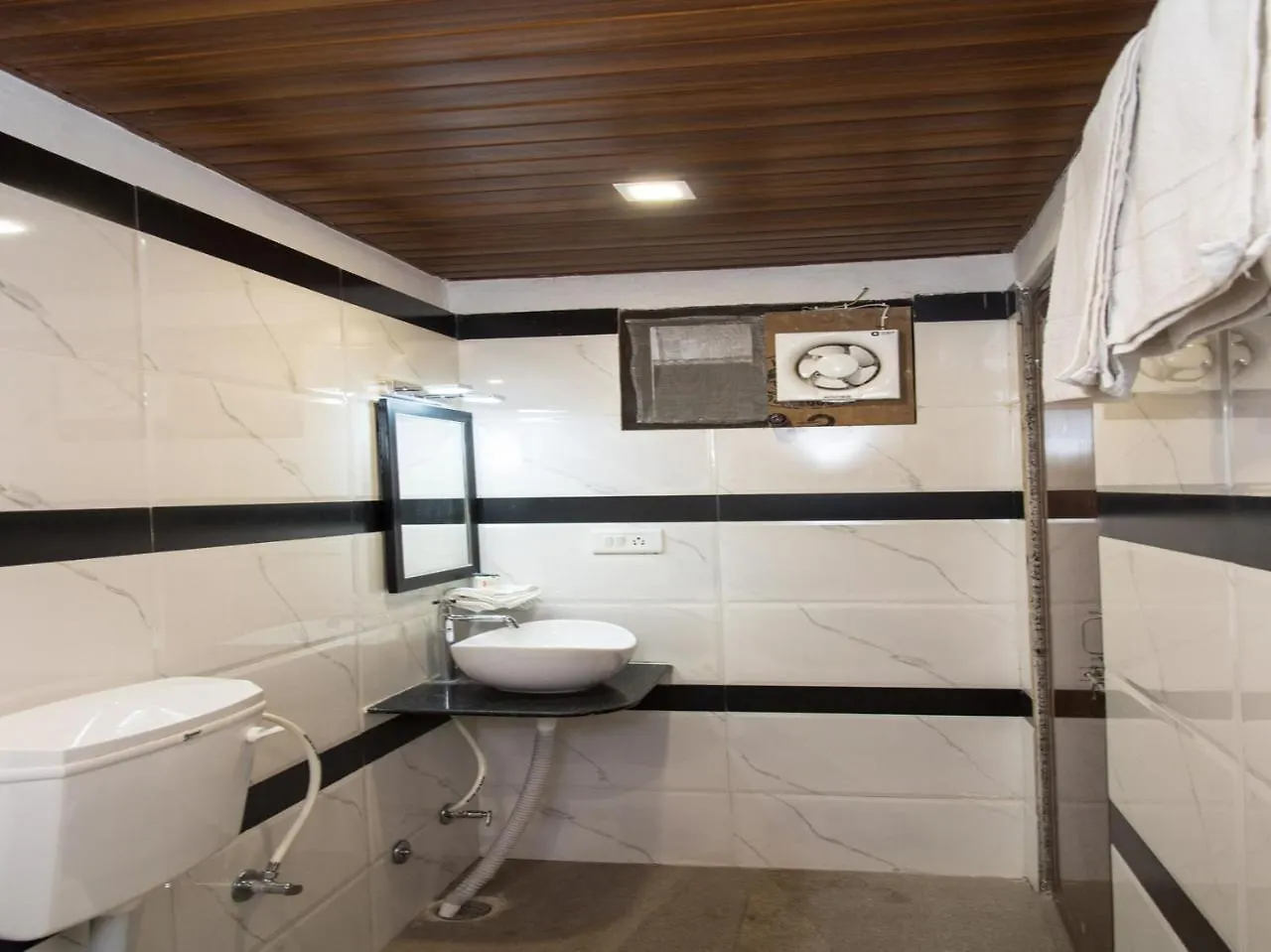 Oyo Hotel Paheli Palace Ουνταϊπούρ