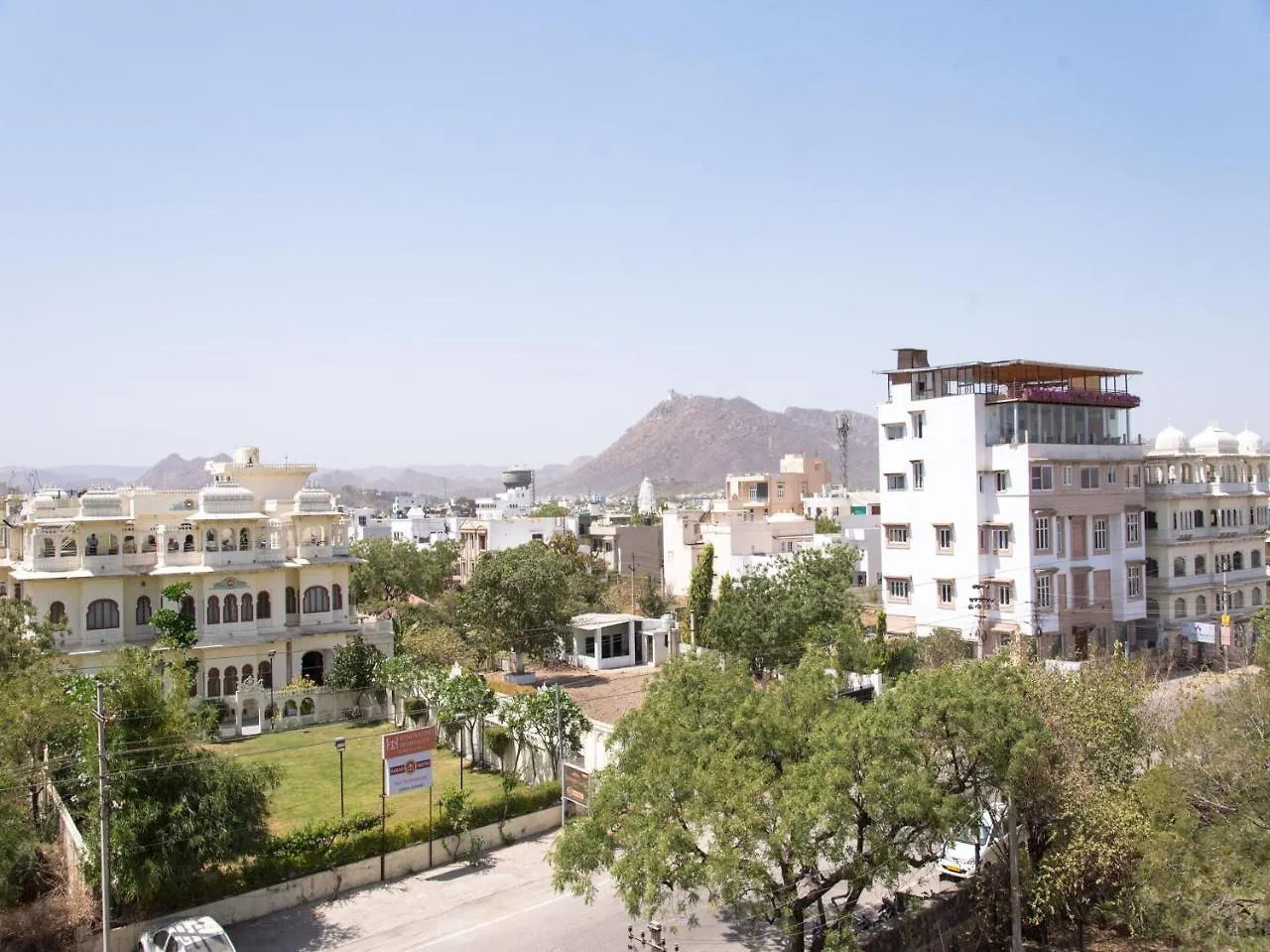 Oyo Hotel Paheli Palace Ουνταϊπούρ