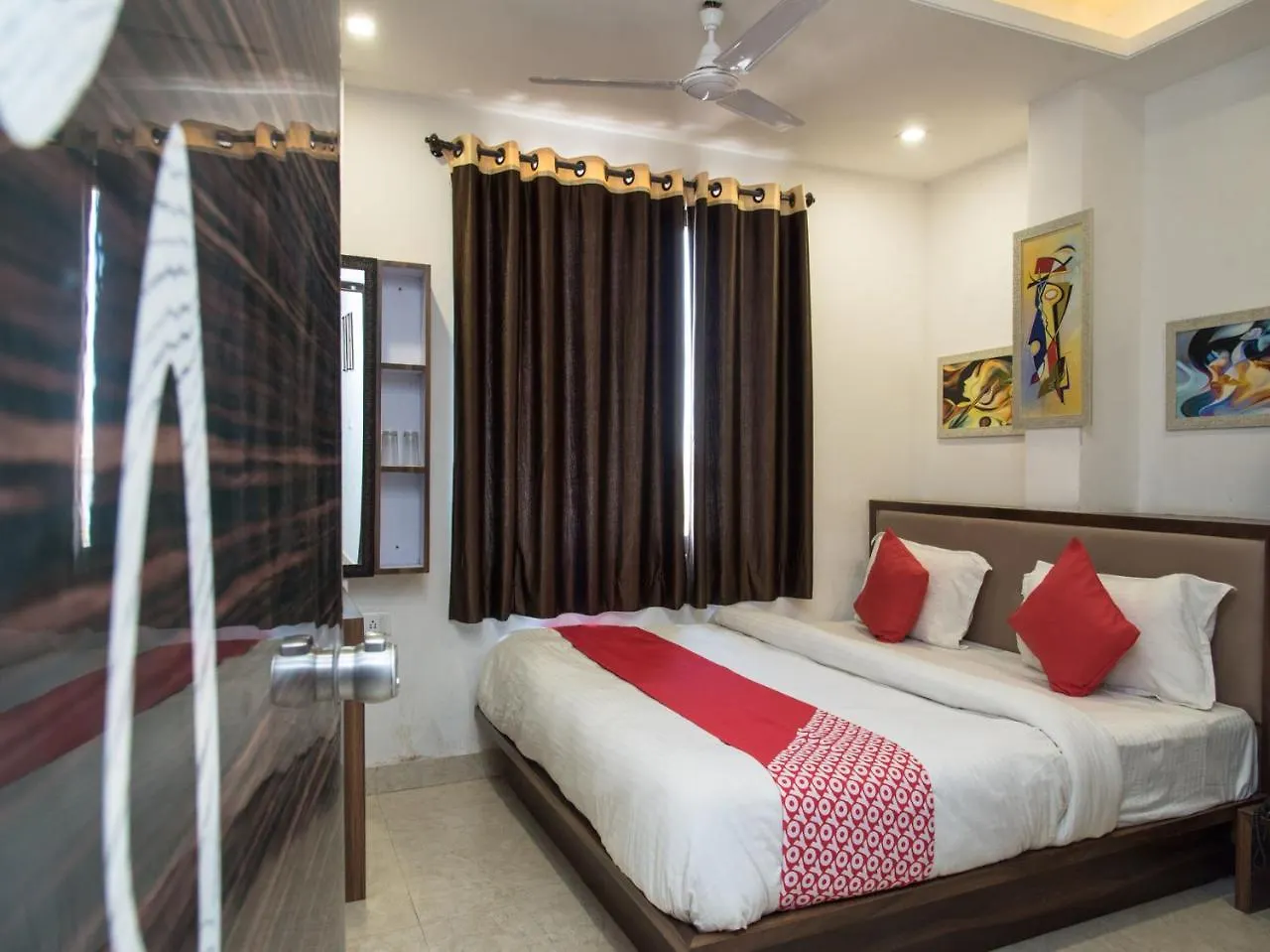 Oyo Hotel Paheli Palace Ουνταϊπούρ